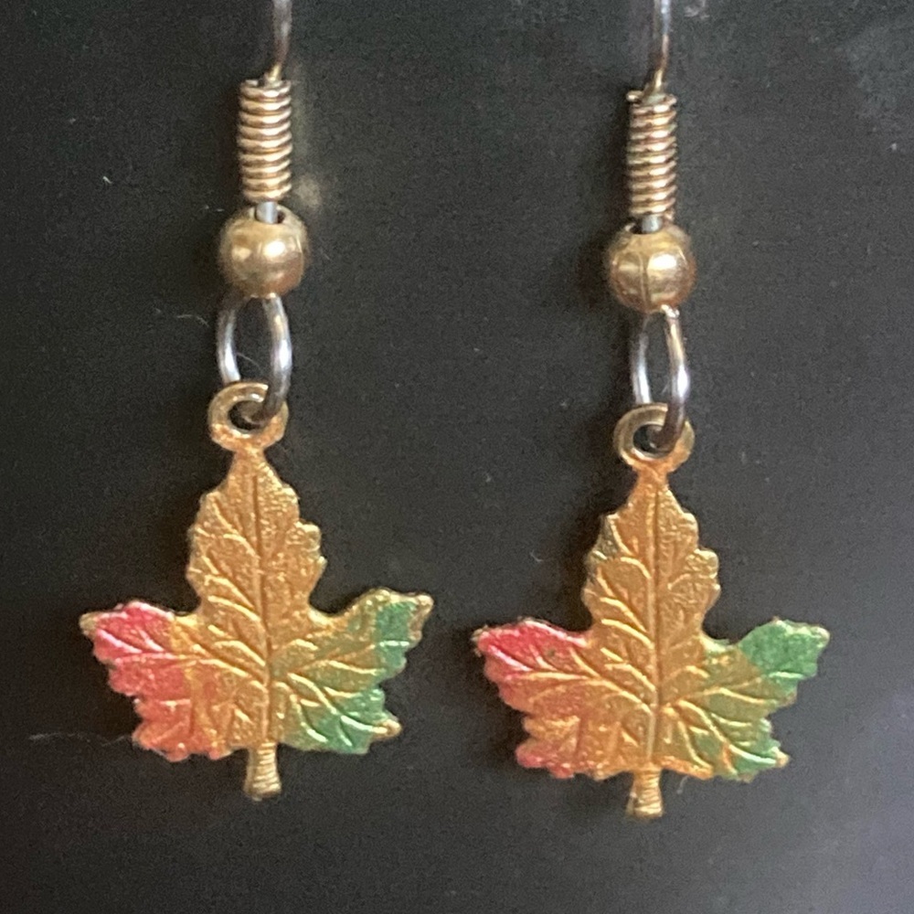🟢 Maple Leaf Earrings Autumn Fall Jewelry
